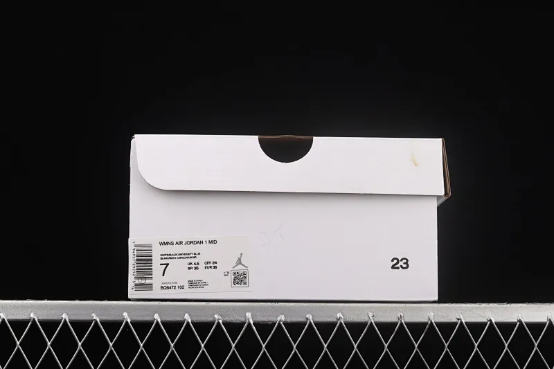 All categories Air Jordan Jordan series basketball shoes Air Jordan 1 Mid Different versions Air Jordan 1 Mid SE AJ1 Joe 1 black and white blue BQ6472-102